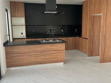 Se Vende Casa en Coto Foret, Zapopan Cerca de la Primavera
