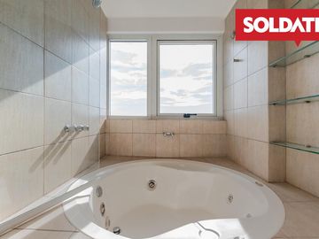 Torre Centennial Piso Alto - 3 dormitorios y dep. en Venta - Con Renta - 2 cocheras - Nuñez