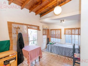 Venta Casa sobre lote propio con jardín, pileta y terraza en Colegiales!!!
