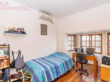 Venta Casa sobre lote propio con jardín, pileta y terraza en Colegiales!!!