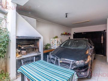Venta Casa sobre lote propio con jardín, pileta y terraza en Colegiales!!!