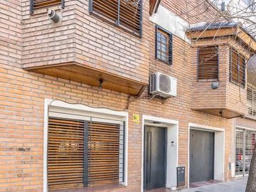 Venta Casa sobre lote propio con jardín, pileta y terraza en Colegiales!!!