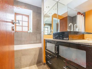 Venta Casa sobre lote propio con jardín, pileta y terraza en Colegiales!!!