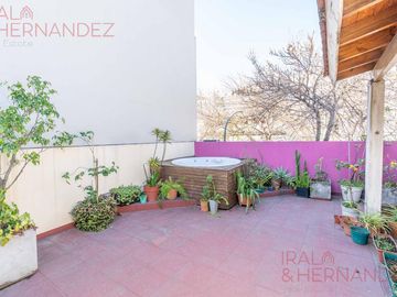 Venta Casa sobre lote propio con jardín, pileta y terraza en Colegiales!!!