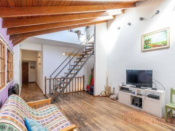 Venta Casa sobre lote propio con jardín, pileta y terraza en Colegiales!!!
