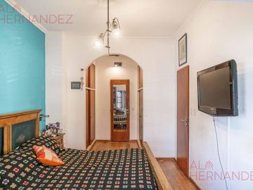 Venta Casa sobre lote propio con jardín, pileta y terraza en Colegiales!!!
