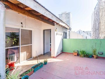 Venta Casa sobre lote propio con jardín, pileta y terraza en Colegiales!!!