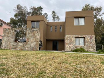 CASA EN ALQUILER Y VENTA EN FINCAS DEL LAGO - MAROTO PROPIEDADES