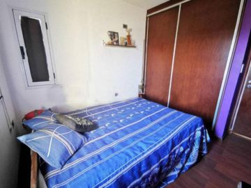 Casa en venta - 3 dormitorios 3 baños - Cocheras - 300 mts2 - Los Hornos [FINANCIADA]