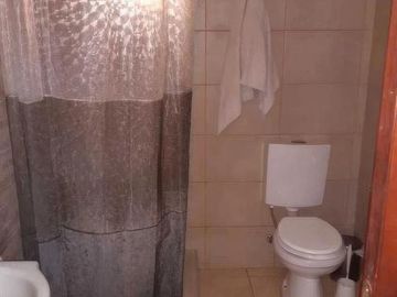 Casa en venta - 3 dormitorios 3 baños - Cocheras - 300 mts2 - Los Hornos [FINANCIADA]