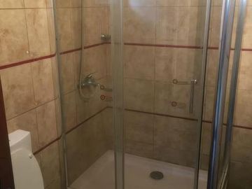 Casa en venta - 3 dormitorios 3 baños - Cocheras - 300 mts2 - Los Hornos [FINANCIADA]