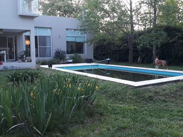EXCELENTE OPORTUNIDAD ! Casa - Barrio Los Robles Ing. Maschwitz