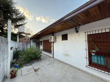 Casa cuatro ambientes a la venta en wilde apto credito