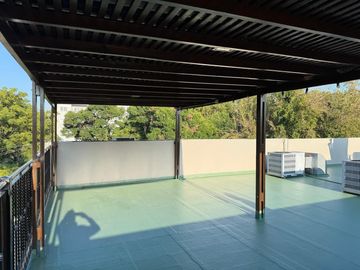 Departamento en venta - 2 Dormitorios 2 Baños - Cochera - 112Mts2 - Monte Grande