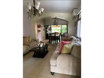 VENDO CASA EN ARRAIJAN EN COLINAS DEL OESTE