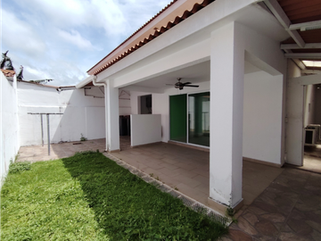 Casa en venta en Costa Verde - P.H. Versalles Oeste (DR)
