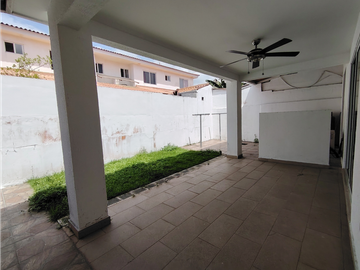 Casa en venta en Costa Verde - P.H. Versalles Oeste (DR)