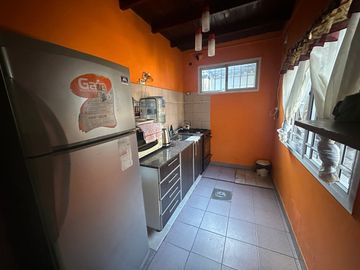 CASA DOS DORMITORIOS, DOS COCHERAS, TODO EN PB