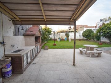 Departamento con patio en zona Sur