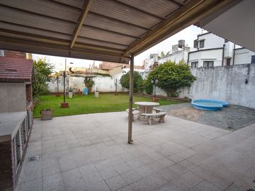 Departamento con patio en zona Sur