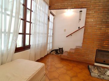 TRIPLEX EN VENTA DE 4 AMBIENTES RAMOS MEJIA