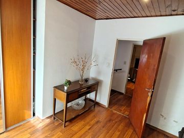 TRIPLEX EN VENTA DE 4 AMBIENTES RAMOS MEJIA