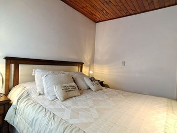 TRIPLEX EN VENTA DE 4 AMBIENTES RAMOS MEJIA