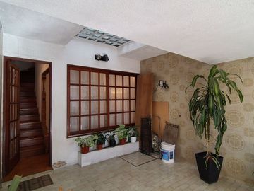 TRIPLEX EN VENTA DE 4 AMBIENTES RAMOS MEJIA