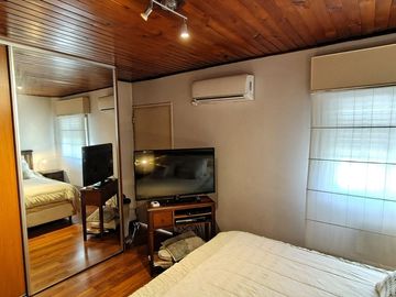 TRIPLEX EN VENTA DE 4 AMBIENTES RAMOS MEJIA