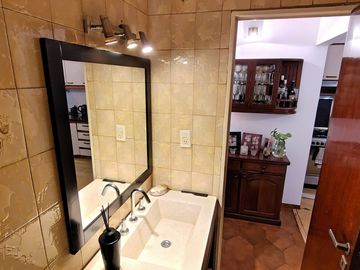 TRIPLEX EN VENTA DE 4 AMBIENTES RAMOS MEJIA