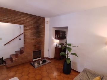 TRIPLEX EN VENTA DE 4 AMBIENTES RAMOS MEJIA