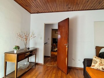 TRIPLEX EN VENTA DE 4 AMBIENTES RAMOS MEJIA