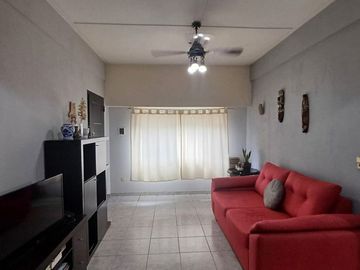 Casa 7 ambientes venta Lanus Oeste