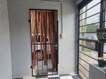 Casa 7 ambientes venta Lanus Oeste
