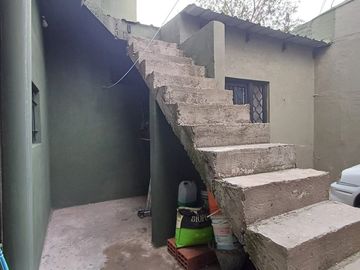 Casa 7 ambientes venta Lanus Oeste