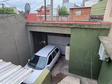 Casa 7 ambientes venta Lanus Oeste