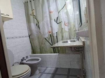 Casa 7 ambientes venta Lanus Oeste