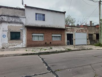 Casa 7 ambientes venta Lanus Oeste