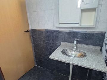 Casa 7 ambientes venta Lanus Oeste