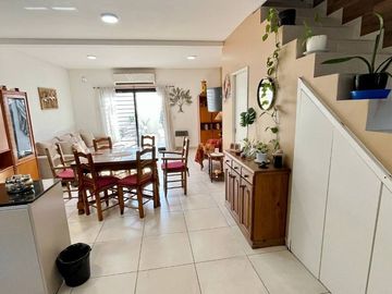 VENTA DEPTO TIPO DUPLEX 3 AMBIENTES MONTE GRANDE