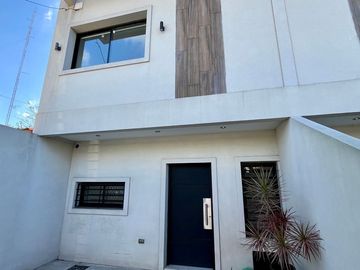 VENTA DEPTO TIPO DUPLEX 3 AMBIENTES MONTE GRANDE