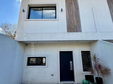 VENTA DEPTO TIPO DUPLEX 3 AMBIENTES MONTE GRANDE