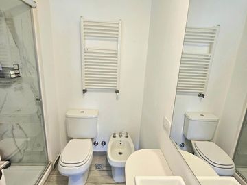 VENTA DEPTO 2 AMB FRENTE ITUZAINGO NORTE C COCHERA