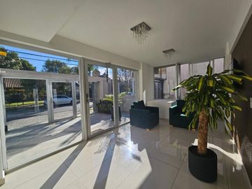 VENTA DEPTO 2 AMB FRENTE ITUZAINGO NORTE C COCHERA