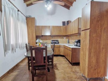 CASA EN VENTA EN LOMAS DE SAN ISIDRO