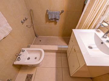 VENTA DUPLEX 4 AMBIENTES CABALLITO COCHERA FIJA