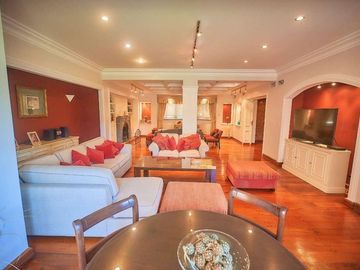 VENTA CASA 7 AMBIENTES PISCINA COCHERA QUILMES