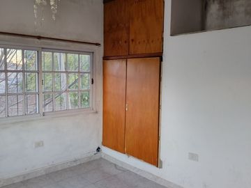 VENTA CASA + 4 DEPTO EN BLOCK  BERAZATEGUI APTO CR