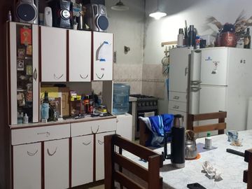 VENTA CASA + 4 DEPTO EN BLOCK  BERAZATEGUI APTO CR