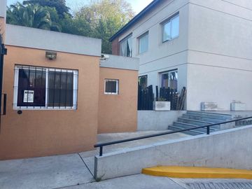 VENTA 3 AMBIENTES CON JARDIN/ COCHERA/ PILAR